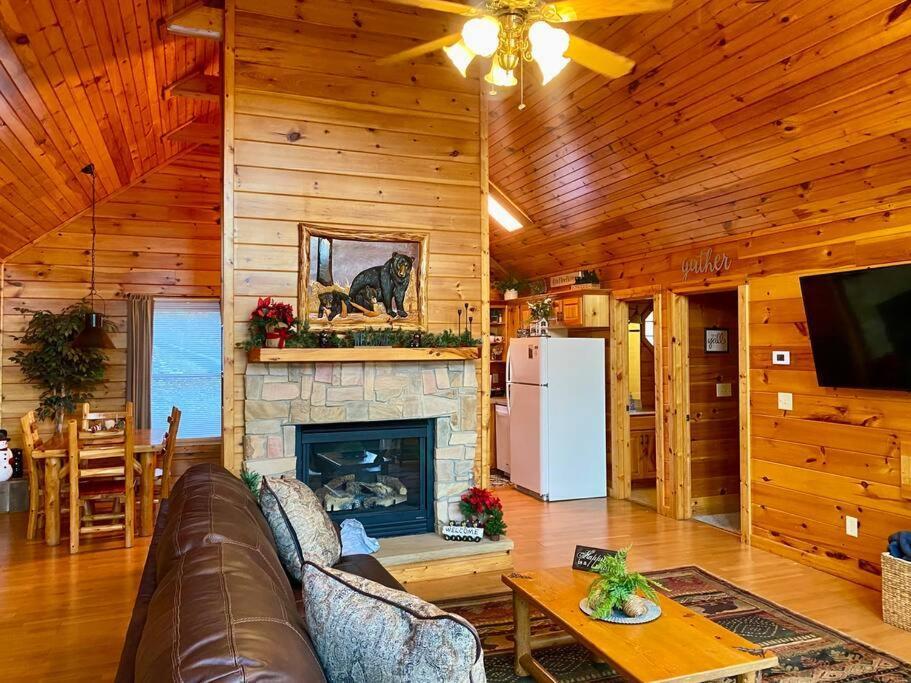 Vila Great Location Pool Table Hot Tub Gatlinburg Exteriér fotografie