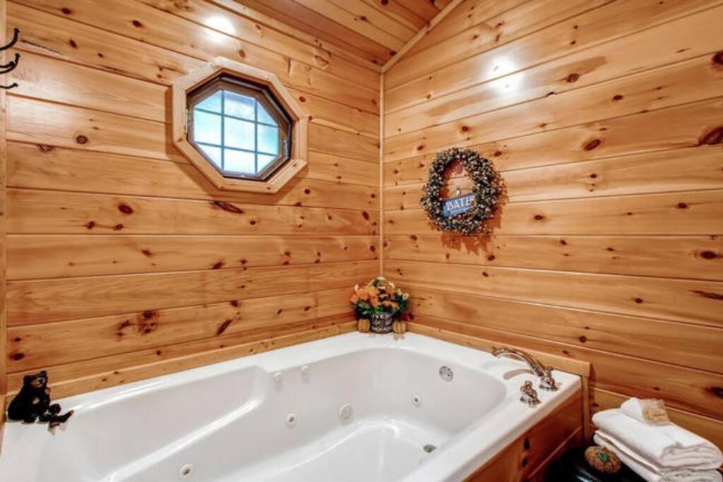 Vila Great Location Pool Table Hot Tub Gatlinburg Exteriér fotografie